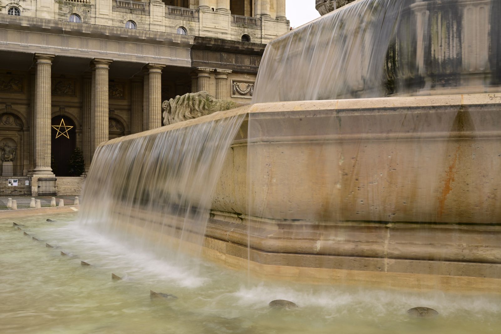Photo de la fontaine Place Saint Sulpice à Paris avec le Nikon Zf
